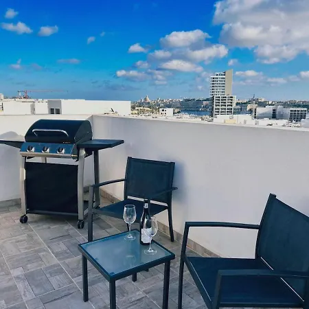 Luxury Penthouse Gzira