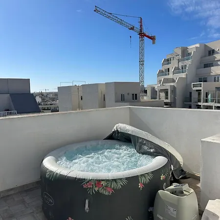 Luxury Penthouse * Gzira