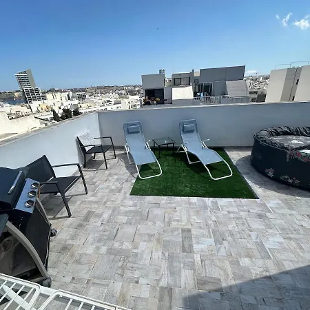 Luxury Penthouse Gzira